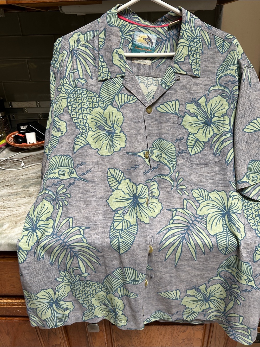 Tommy Bahama island modern fit 100% silk Hawaiian hibiscus button down shirt XL
